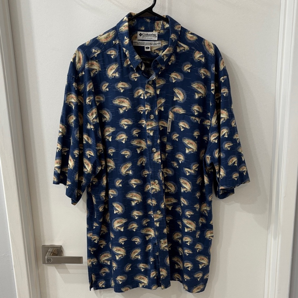 Columbia Sportswear Co. Men's Blue Fish Print Casual Shirt